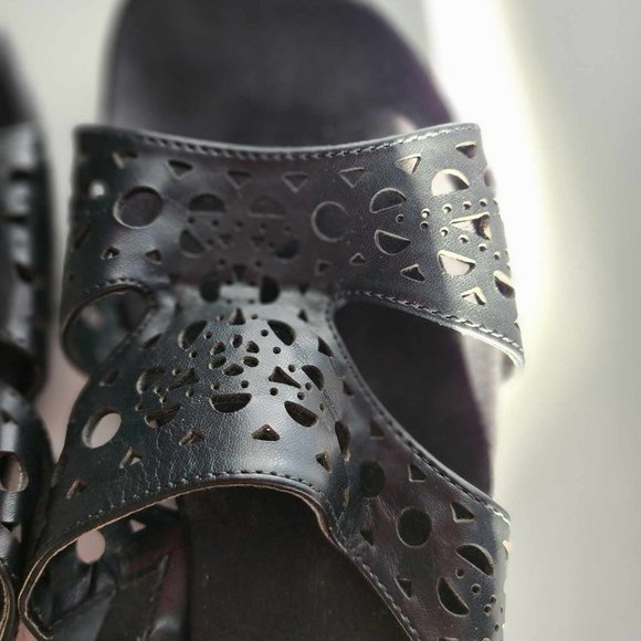 EUC Croft & Barrow Leather Flip-flops - Picture 2 of 5